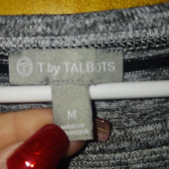 Nice Ladies Size Medium Talbot top - Picture 4 of 4